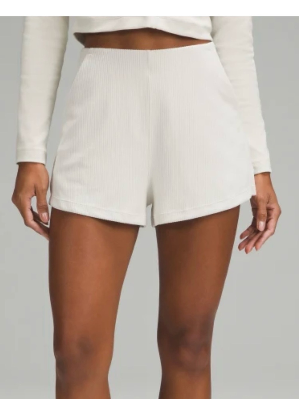 Women's ribbed high-waisted athletic shorts